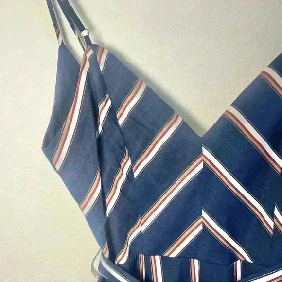 Selfie Leslie Women’s Kallie Navy Striped Jumpsuit Size X-Small - Picture 2 of 13